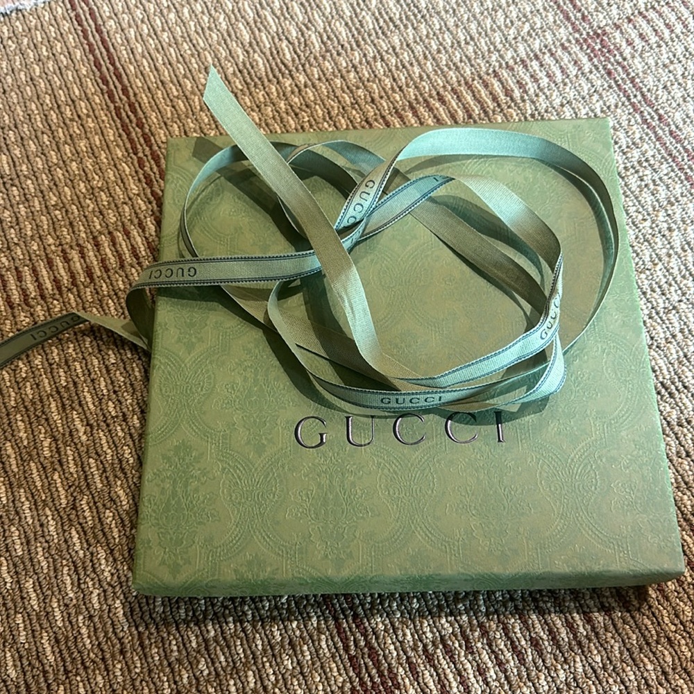 Gucci box and ribbon